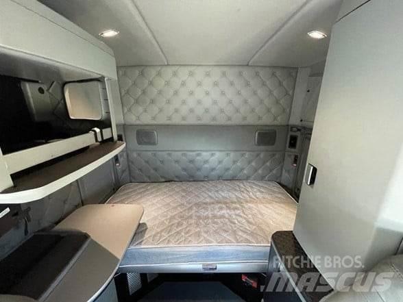Kenworth T880 Prime Movers