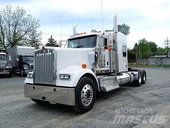 Kenworth W900L Prime Movers