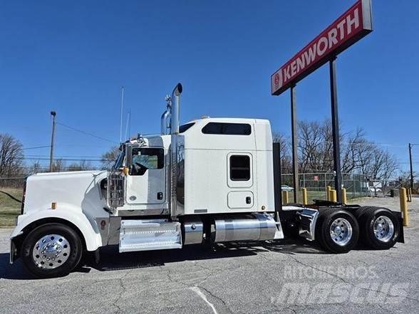 Kenworth W900L Prime Movers