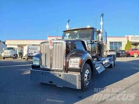 Kenworth W990 Prime Movers