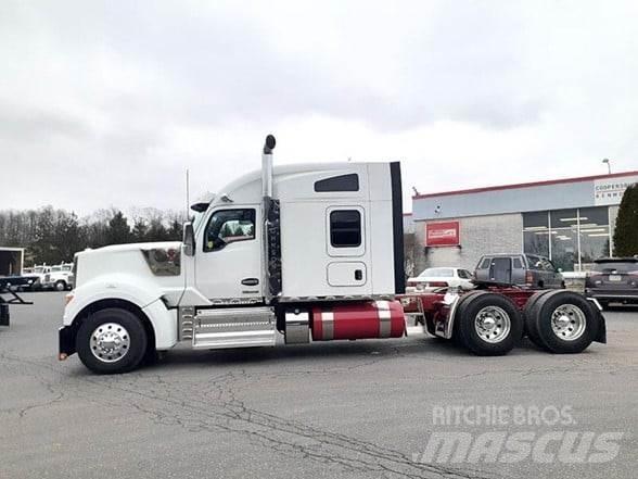 Kenworth W990 Prime Movers