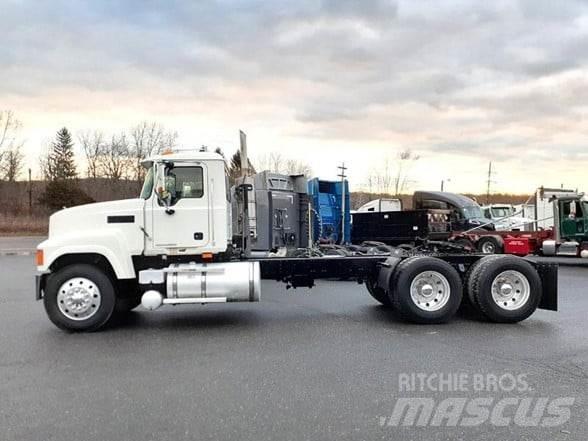 Mack PINNACLE CHU613 Prime Movers
