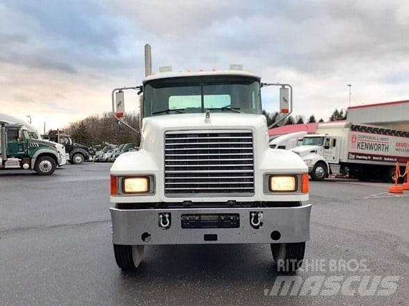 Mack PINNACLE CHU613 Prime Movers