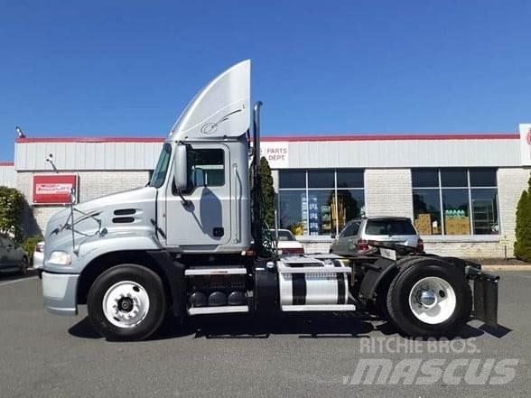Mack PINNACLE CXU612 Prime Movers