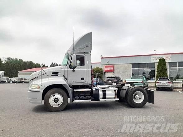 Mack PINNACLE CXU612 Prime Movers