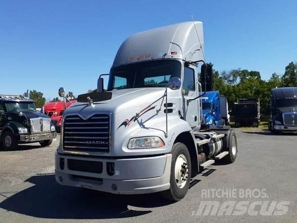 Mack PINNACLE CXU612 Prime Movers