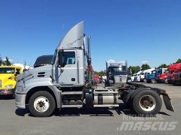 Mack PINNACLE CXU612 Prime Movers