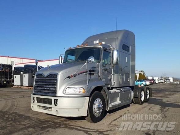 Mack PINNACLE CXU613 Prime Movers