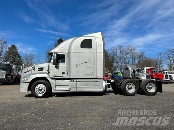 Mack PINNACLE CXU613 Prime Movers