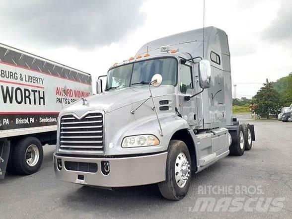 Mack PINNACLE CXU613 Prime Movers