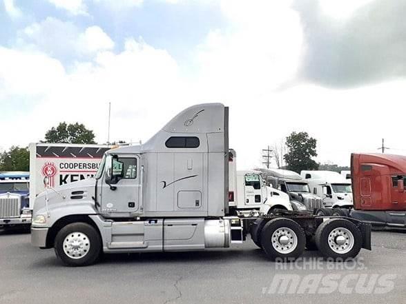 Mack PINNACLE CXU613 Prime Movers