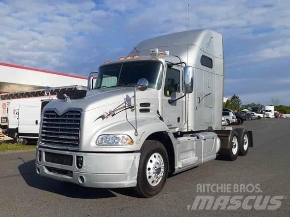 Mack PINNACLE CXU613 Prime Movers