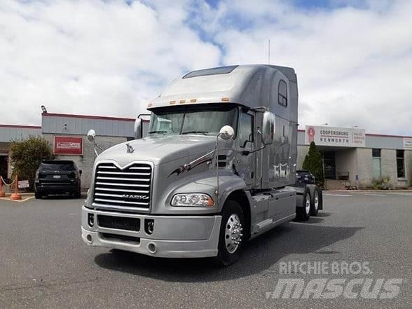 Mack PINNACLE CXU613 Prime Movers