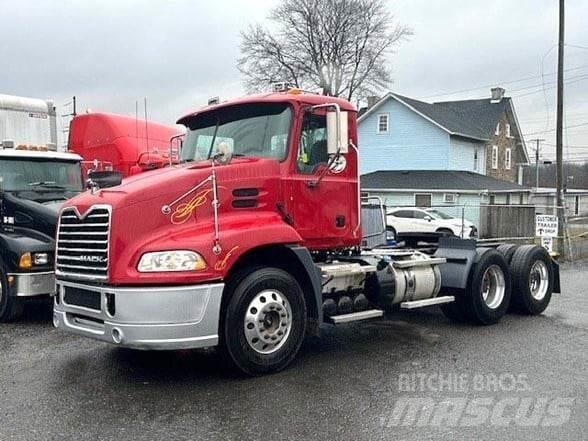 Mack PINNACLE CXU613 Prime Movers
