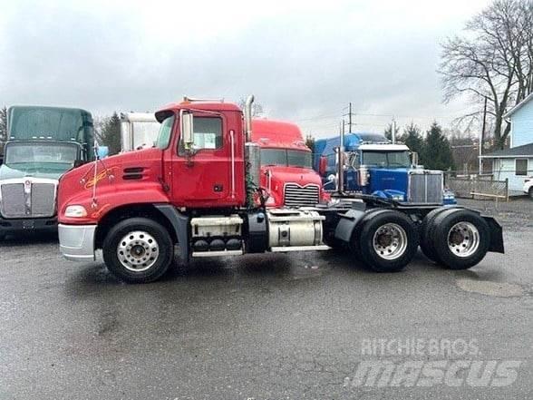 Mack PINNACLE CXU613 Prime Movers
