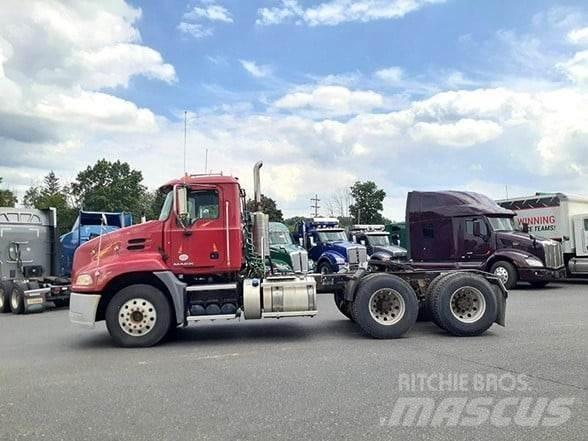 Mack PINNACLE CXU613 Prime Movers