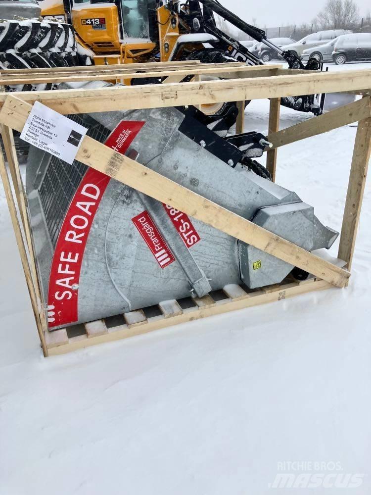 Frnasgård STS 1800 Sand and salt spreaders