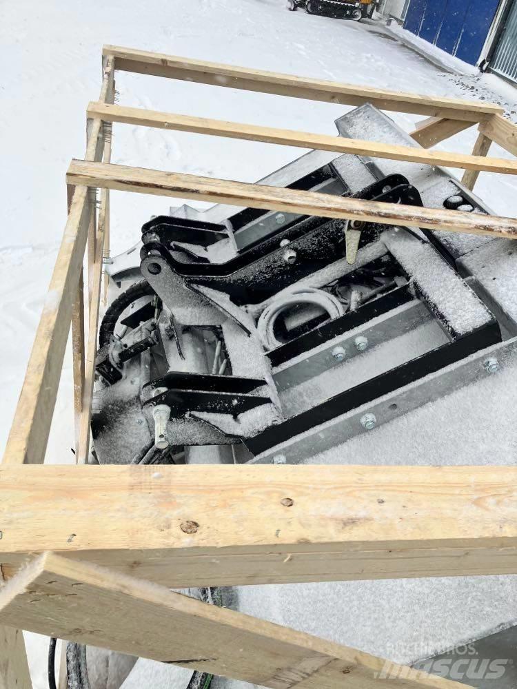  Frnasgård STS 1800 Sand and salt spreaders