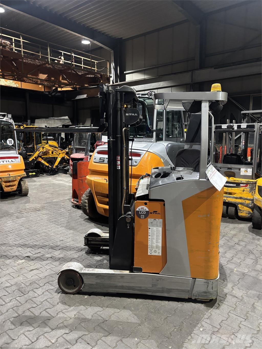 Still FM-X17 Reach truck