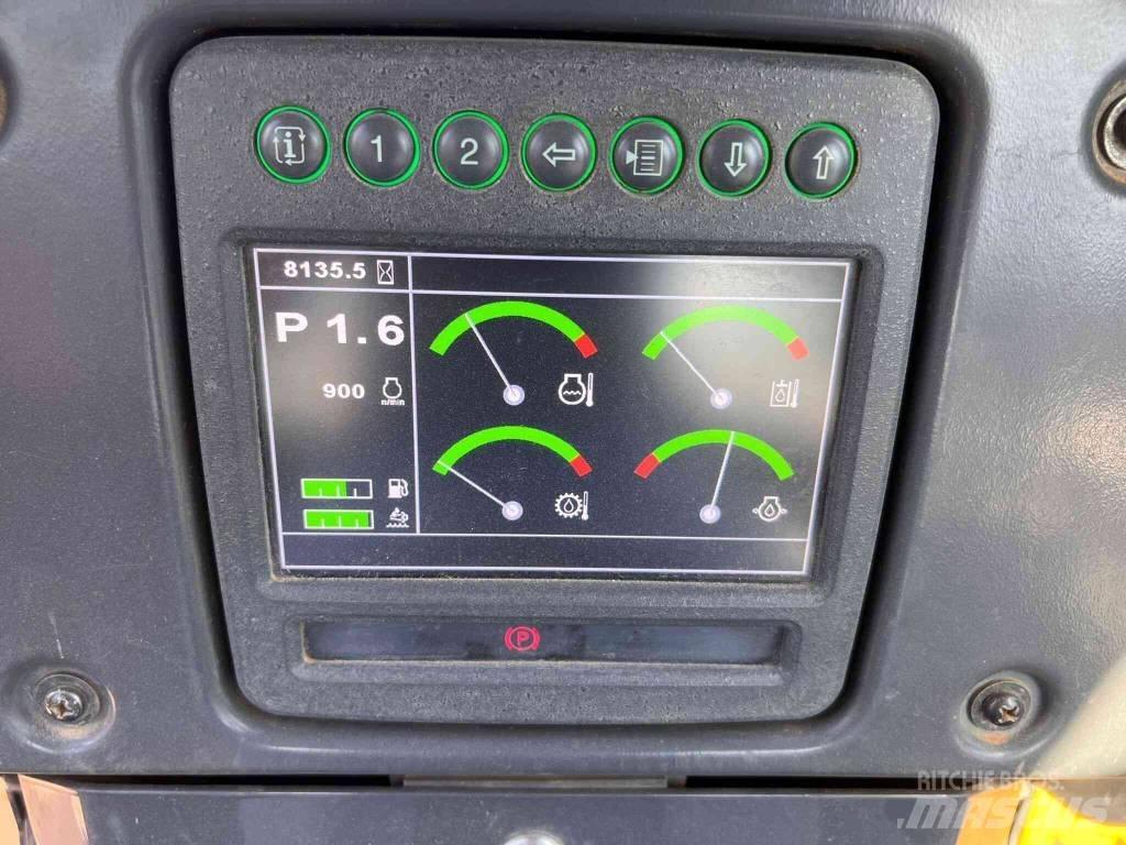 DEERE 750K LGP Crawler dozers