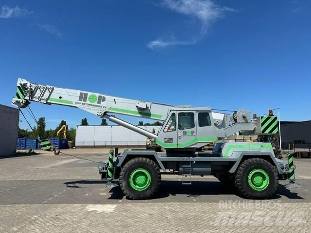 P&H 35 All terrain cranes