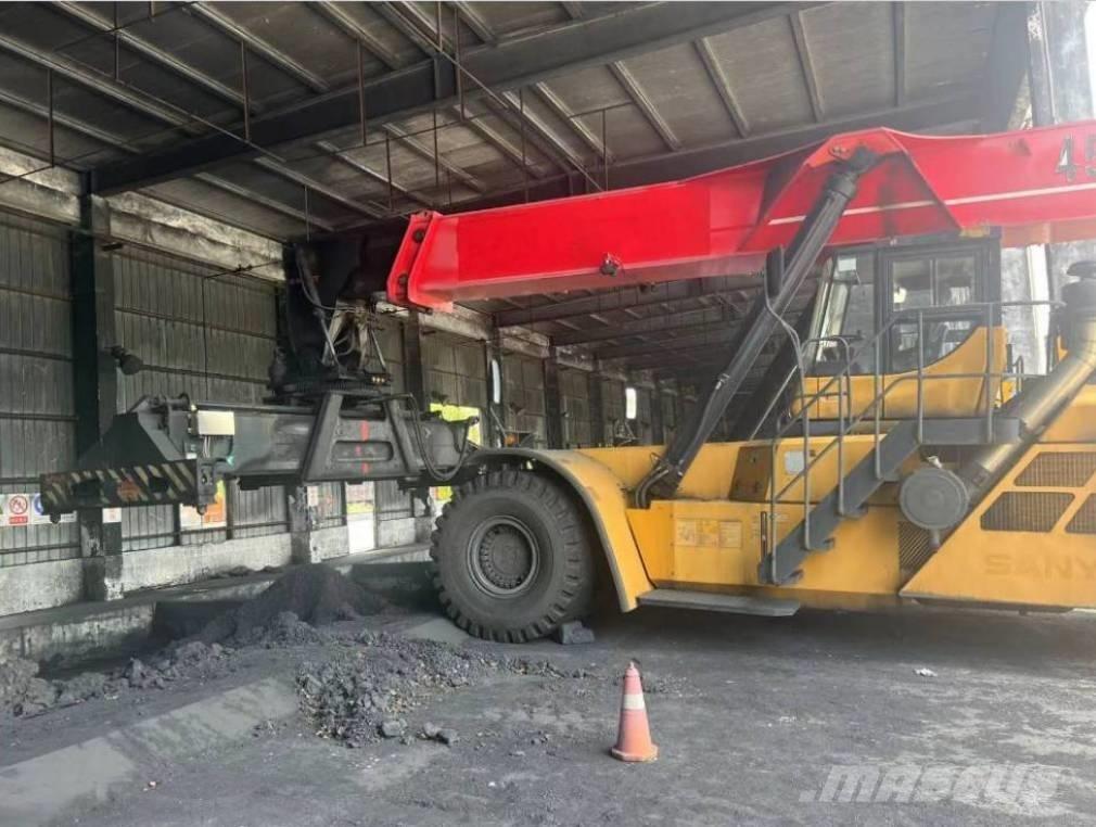 Sany SRSC 45 V Reach stackers