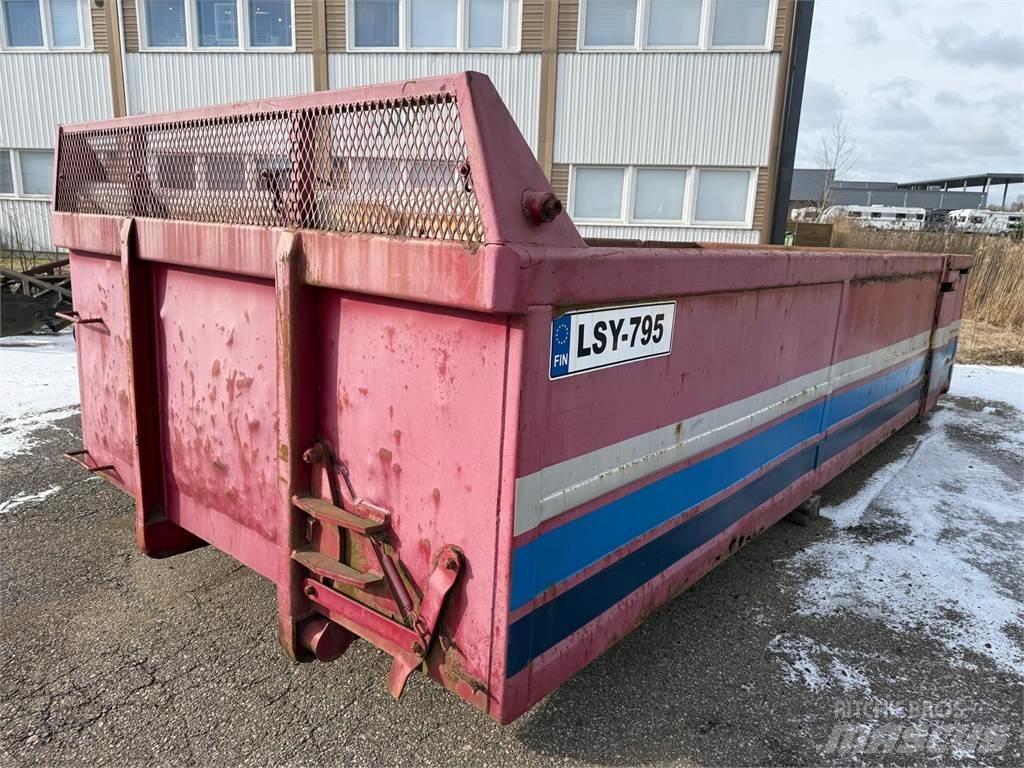 Sisu R500 8X2 Demountable trucks