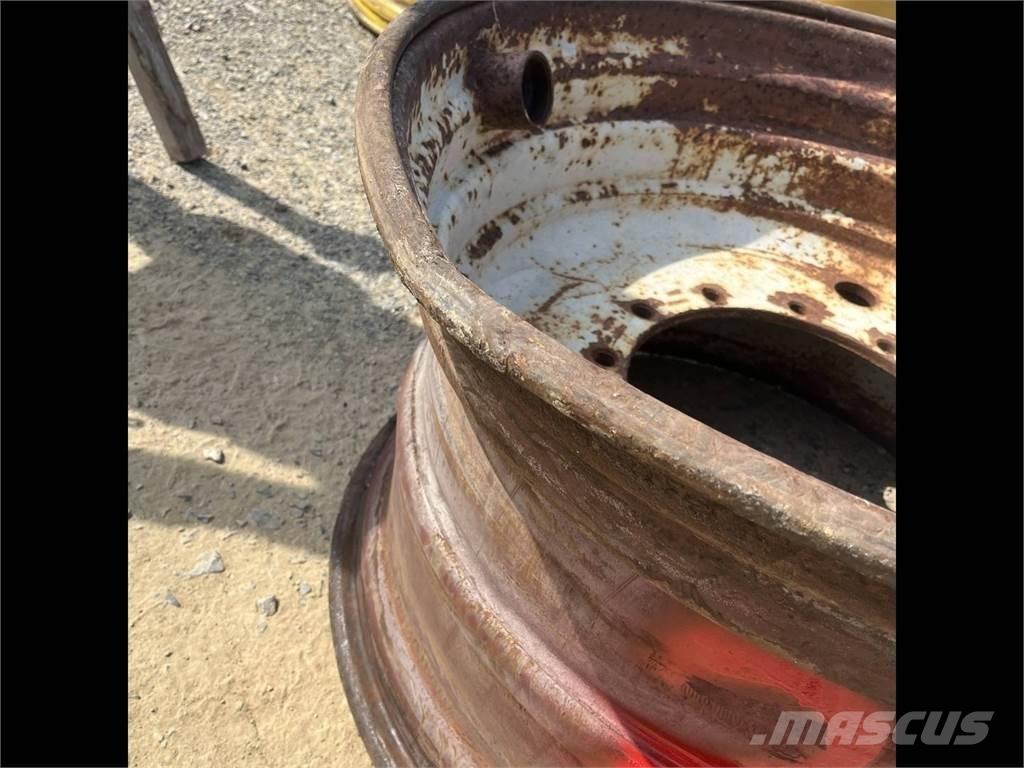 Komatsu 941 24x34 Tyres, wheels and rims
