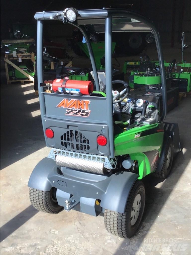 Avant Demo 225 Demo Multi-purpose loaders