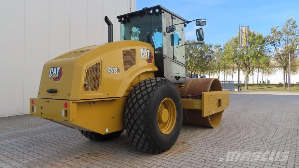 CAT CS13 Single drum rollers