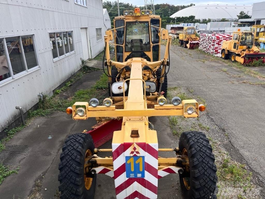 Mitsubishi MG 500 Graders