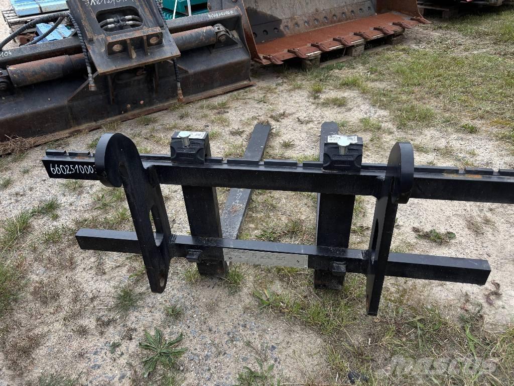 JCB 406 / 407 Forks