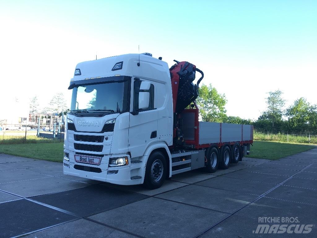 Scania R 560 Truck mounted cranes