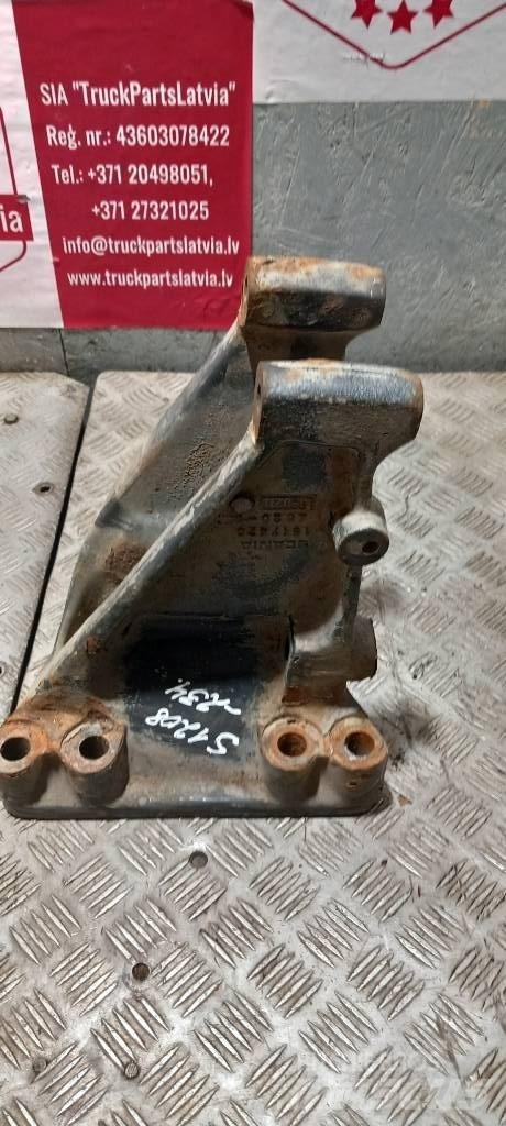 Scania 94 D Chassis and suspension