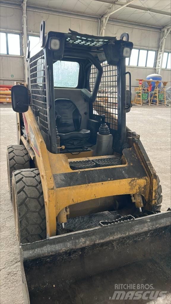 CAT 216 B Skid steer loaders