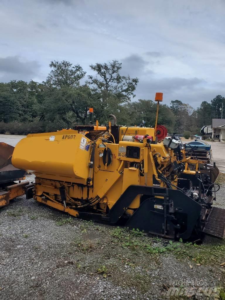  New Generation 5800C Asphalt pavers