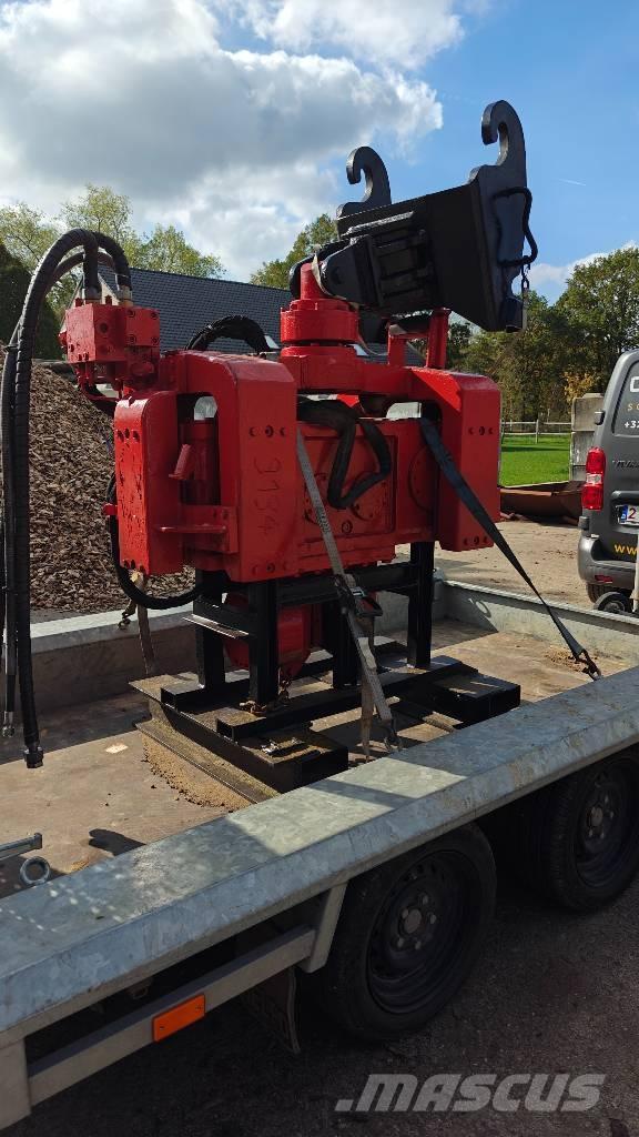 Müller 70/55 Vibratory pile drivers