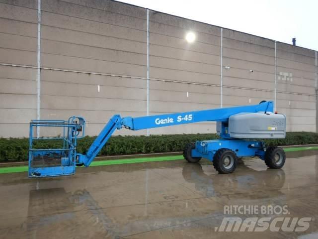 Genie S45 Telescopic boom lifts