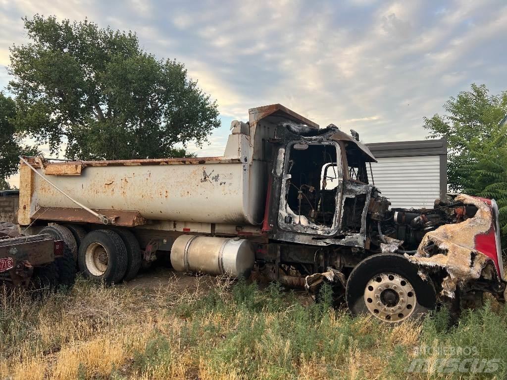 Peterbilt 377 Tipper trucks