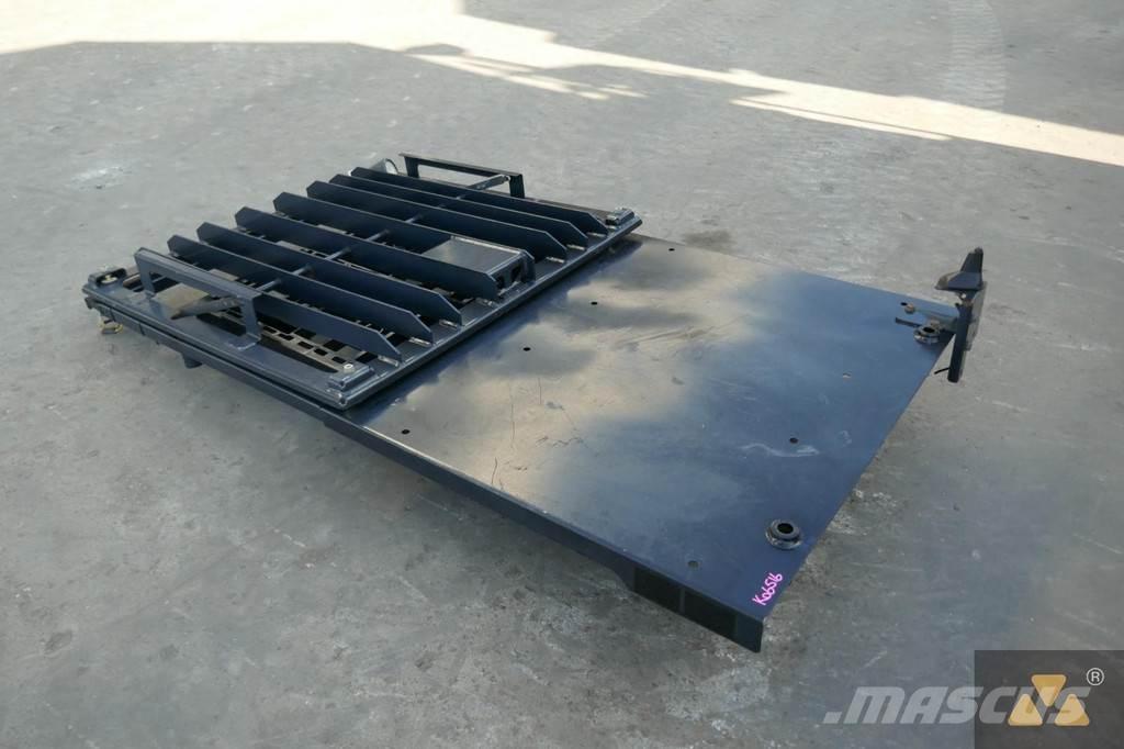 CAT 357-4102 Cabins and interior