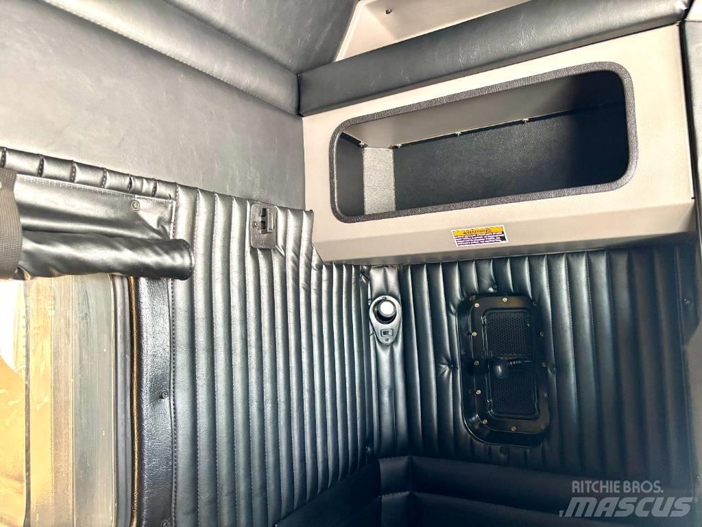 Kenworth W 900 Prime Movers