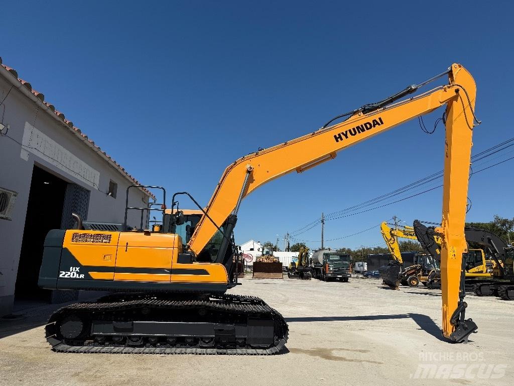 Hyundai HX220 LR Long reach excavators