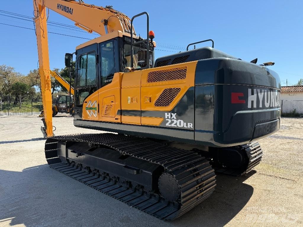 Hyundai HX220 LR Long reach excavators