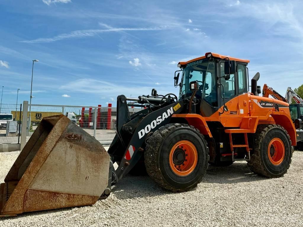 Doosan DL 250-5 Wheel loaders
