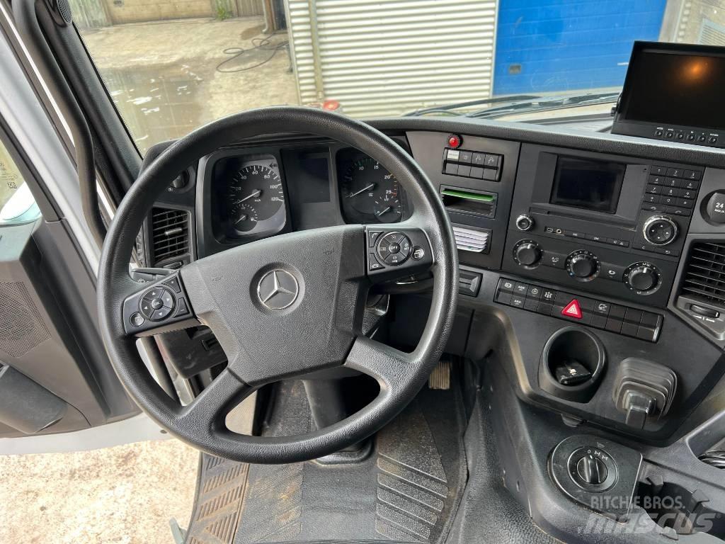 Mercedes-Benz 3246 Truck mounted cranes