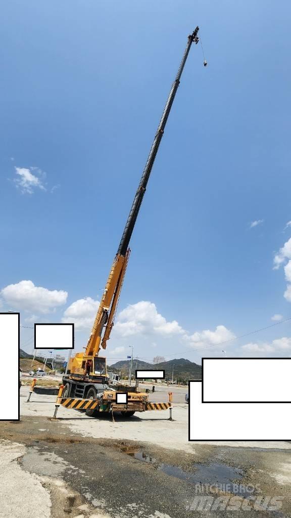 Kato SS 500 Rough terrain cranes