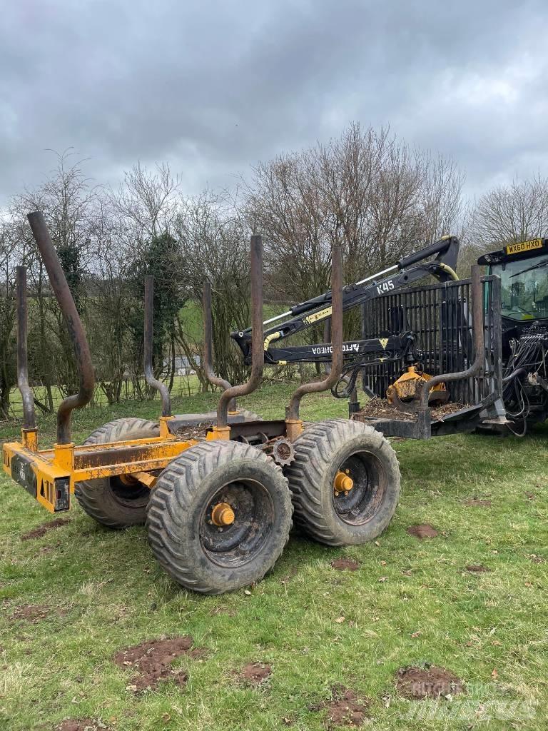 Valtra N122 Tractors