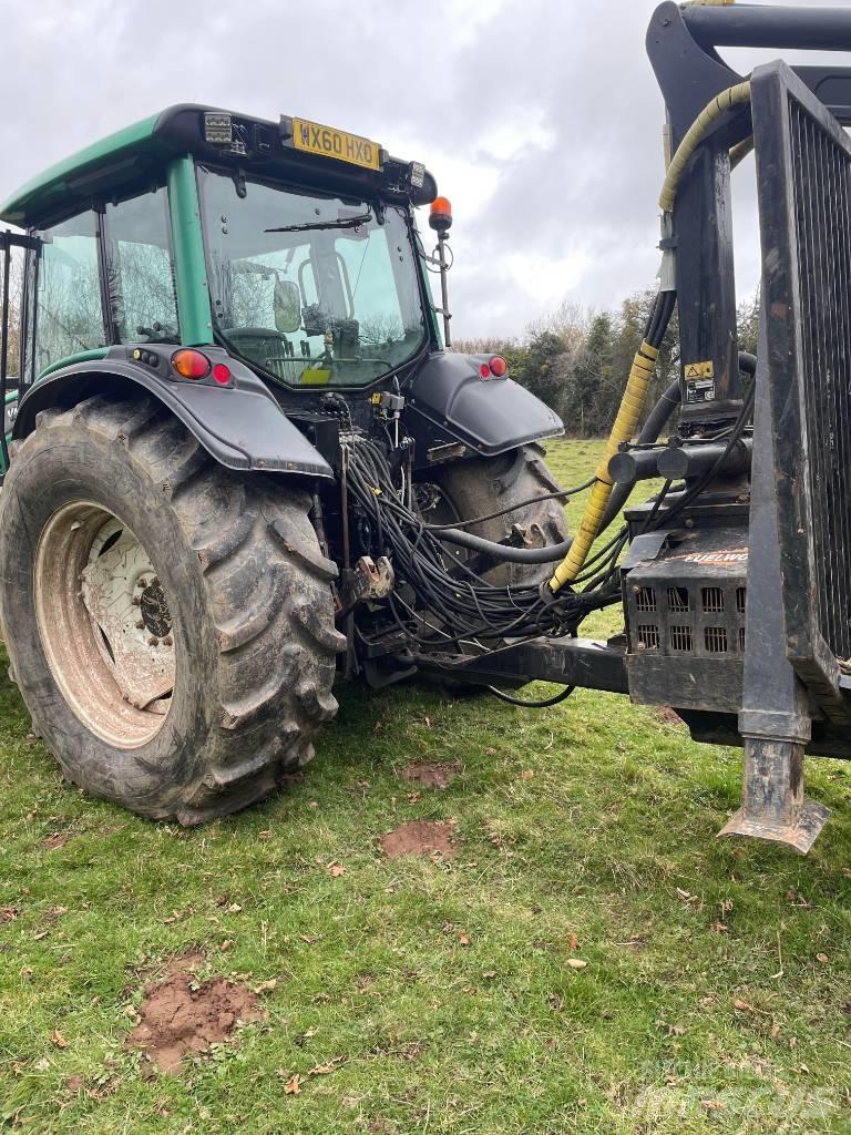 Valtra N122 Tractors