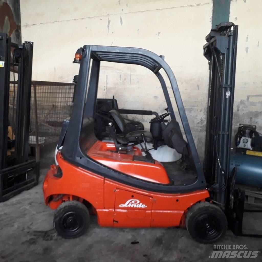 Linde H18d Reach truck