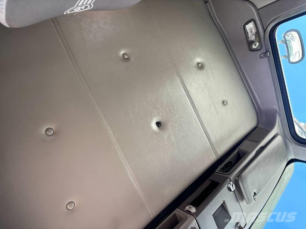 Kenworth T 800 Prime Movers